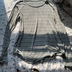 American Eagle long sleeved shirt